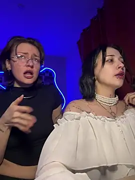 Snapshot of Dooubletroublee chatting on March 15, 1:44 am Dooubletroublee online show from March 15, 1:44 am