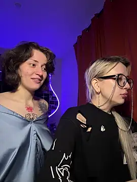 Snapshot of Dooubletroublee chatting on March 28, 1:38 am Dooubletroublee online show from March 28, 1:38 am