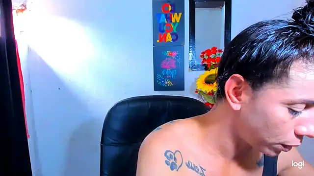 Snapshot of juanblakbigcock chatting on February 18, 8:05 pm juanblakbigcock online show from February 18, 8:05 pm