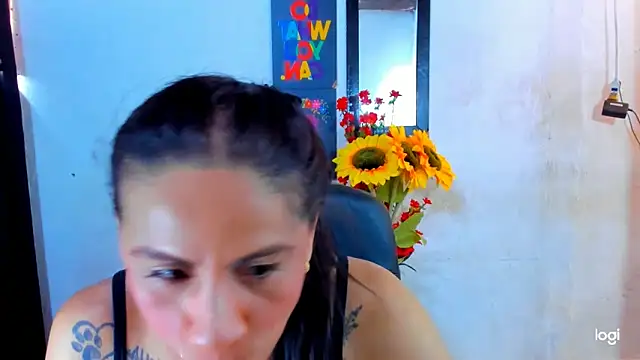 Snapshot of juanblakbigcock chatting on June 6, 4:44 pm juanblakbigcock online show from June 6, 4:44 pm