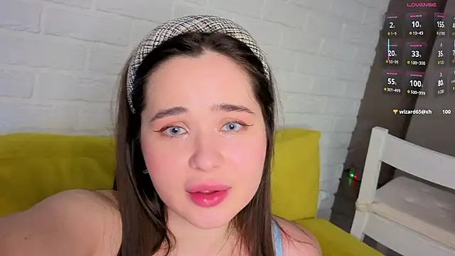 Snapshot of KateBleare chatting on March 9, 5:28 pm KateBleare online show from March 9, 5:28 pm