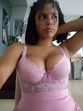 PittAndLunaa online show from December 11, 4:31 pm