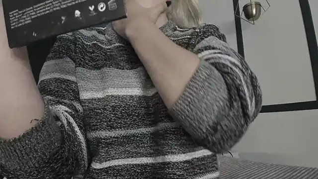 Adeelinee online show from January 23, 7:40 pm