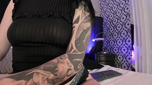 Adeelinee online show from November 26, 7:59 pm