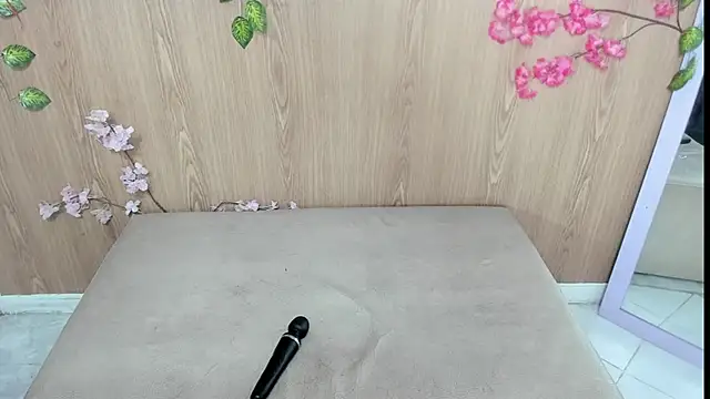 jenelotizz06 online show from May 17, 3:04 am