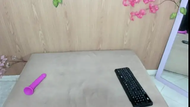 jenelotizz06 online show from July 5, 6:20 am
