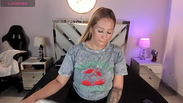 AnyyJones online show from January 14, 7:43 pm