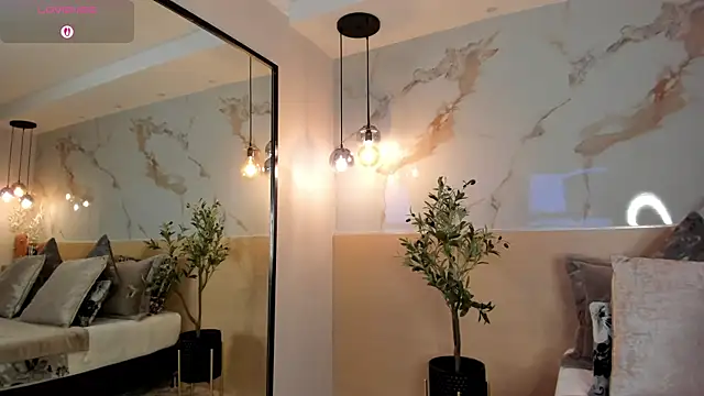 LeaThompson online show from October 1, 11:11 pm