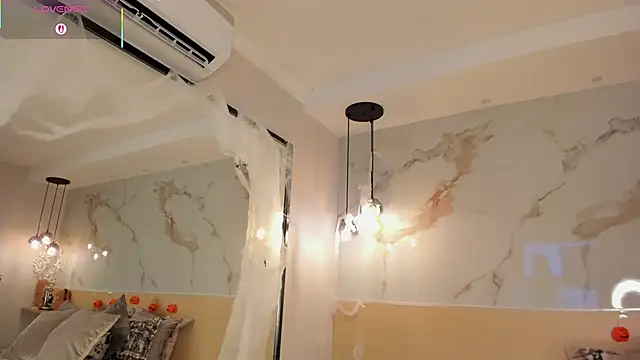 LeaThompson online show from October 21, 11:27 pm