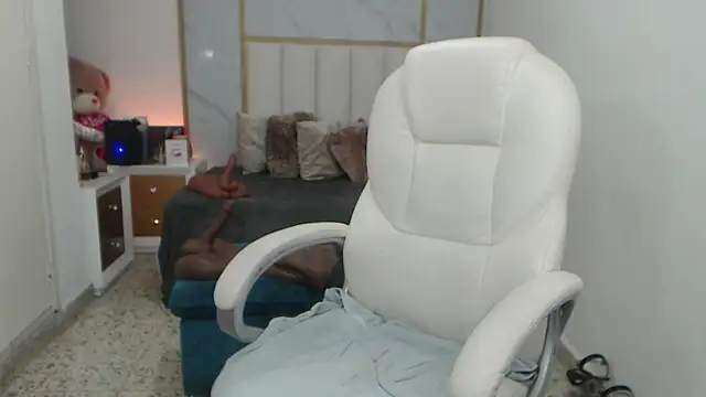 Snapshot of annita_cooper_ chatting on January 7, 9:57 pm annita cooper online show from January 7, 9:57 pm
