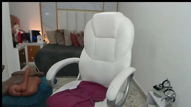 Snapshot of annita_cooper_ chatting on February 12, 6:51 pm annita cooper online show from February 12, 6:51 pm