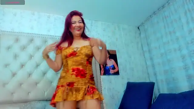 Snapshot of Victoriarouss- chatting on October 13, 10:10 pm Victoriarouss- online show from October 13, 10:10 pm