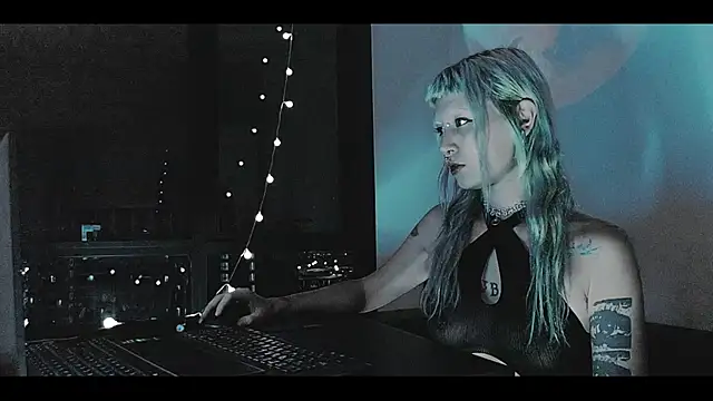 god x girl online show from June 11, 4:49 pm