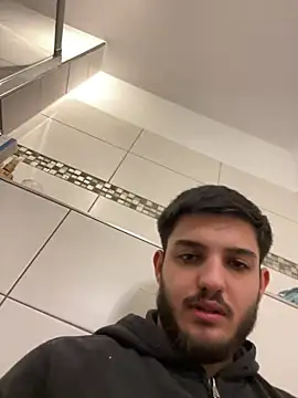 Snapshot of Furko_33 chatting on December 29, 7:11 pm Furko 33 online show from December 29, 7:11 pm