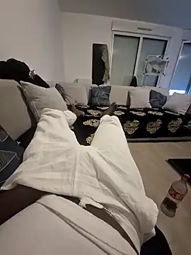 Snapshot of PlasticSurface727 chatting on November 21, 12:48 pm PlasticSurface727 online show from November 21, 12:48 pm