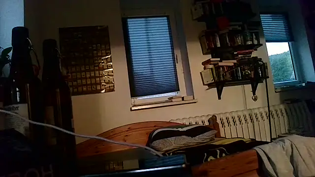 Snapshot of sunr1sa chatting on October 10, 4:39 pm sunr1sa online show from October 10, 4:39 pm