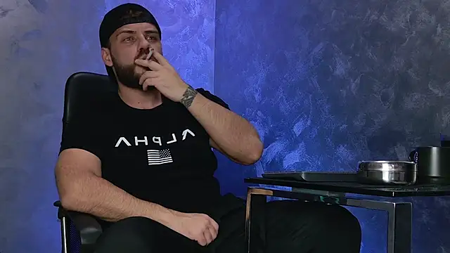 juliusmasters online show from December 14, 7:40 pm