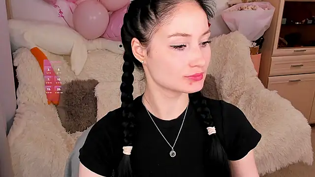 LisaMooore online show from February 7, 11:14 am