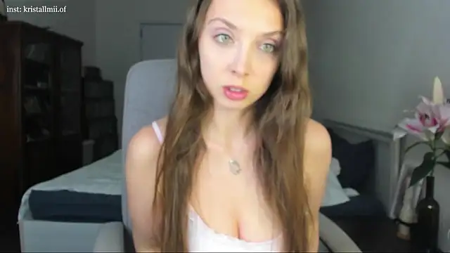 Snapshot of kristal_lane chatting on March 27, 8:19 pm kristal lane online show from March 27, 8:19 pm