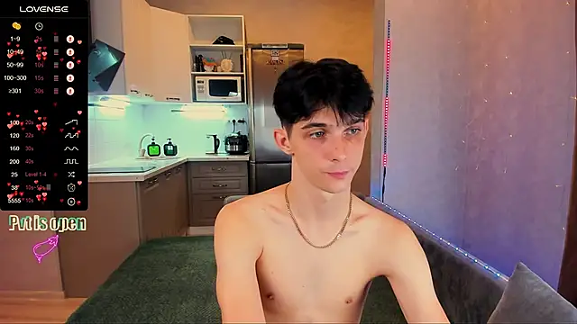 Aaron Boom online show from September 30, 7:41 pm