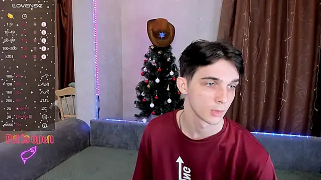 Snapshot of Aaron_Boom chatting on January 10, 10:03 pm Aaron Boom online show from January 10, 10:03 pm