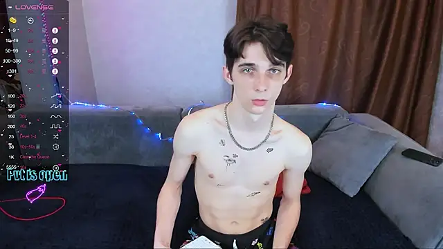 Aaron Boom online show from March 25, 5:19 pm