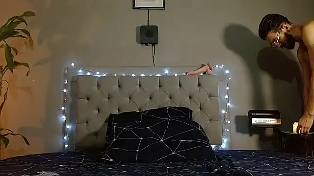 Mr WhiteCock online show from January 11, 1:06 am