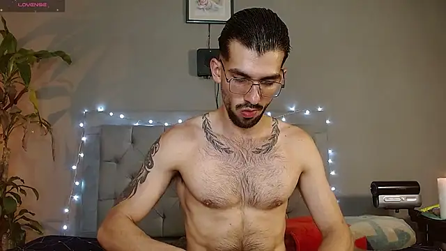 Mr WhiteCock online show from February 5, 11:17 pm