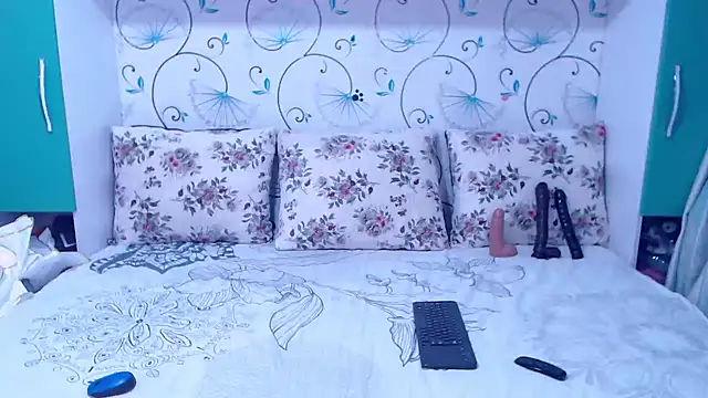 Snapshot of demiemorre chatting on January 31, 8:22 am demiemorre online show from January 31, 8:22 am