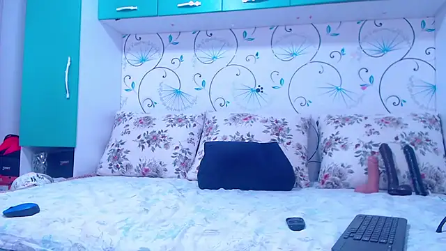 Snapshot of demiemorre chatting on October 11, 2:55 am demiemorre online show from October 11, 2:55 am