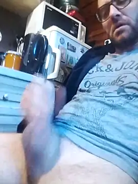 tomee83 online show from November 2, 6:38 am