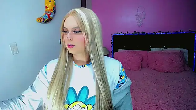 Snapshot of SweetKim21 chatting on March 12, 4:07 am SweetKim21 online show from March 12, 4:07 am