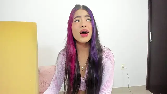 Snapshot of analia_collins chatting on March 6, 4:03 pm analia collins online show from March 6, 4:03 pm