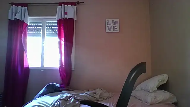 imsohornydacom online show from December 3, 3:32 pm