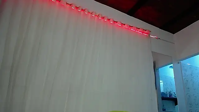 ZoeKuipers13 online show from December 1, 9:15 pm