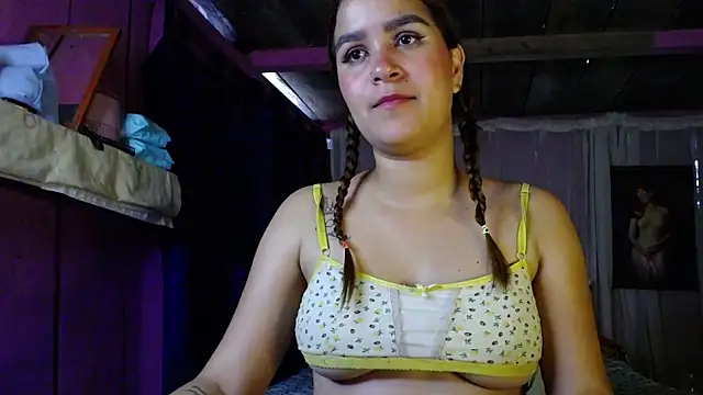 ZoeKuipers13 online show from January 31, 9:05 pm