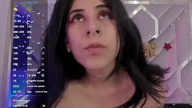 Snapshot of Sara_Foxx1 chatting on January 3, 7:49 am Sara Foxx1 online show from January 3, 7:49 am