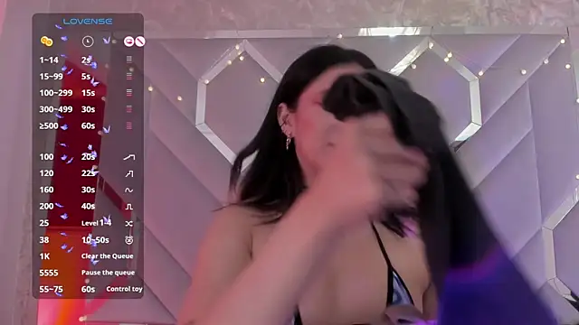 Snapshot of Sara_Foxx1 chatting on January 13, 3:34 am Sara Foxx1 online show from January 13, 3:34 am