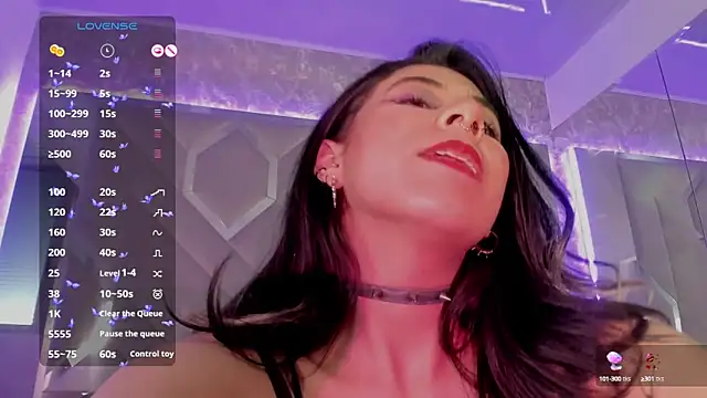 Snapshot of Sara_Foxx1 chatting on January 31, 4:47 am Sara Foxx1 online show from January 31, 4:47 am