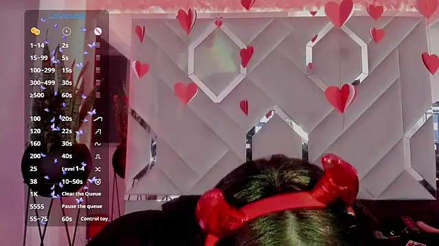 Snapshot of Sara_Foxx1 chatting on February 14, 1:13 am Sara Foxx1 online show from February 14, 1:13 am