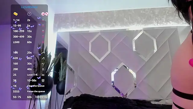 Snapshot of Sara_Foxx1 chatting on March 10, 12:40 am Sara Foxx1 online show from March 10, 12:40 am