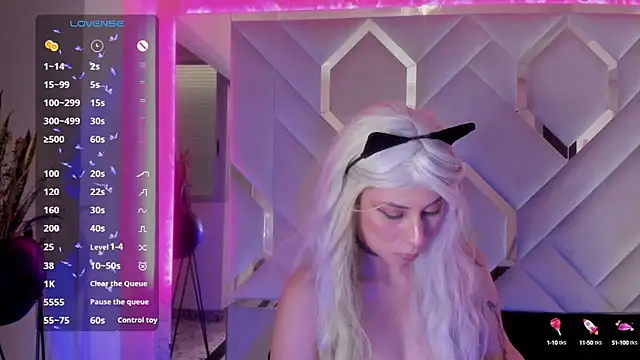 Snapshot of Sara_Foxx1 chatting on September 14, 8:30 pm Sara Foxx1 online show from September 14, 8:30 pm