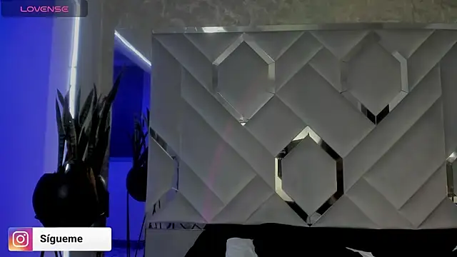 Snapshot of Sara_Foxx1 chatting on October 16, 1:06 am Sara Foxx1 online show from October 16, 1:06 am