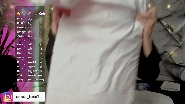 Snapshot of Sara_Foxx1 chatting on October 27, 2:59 am Sara Foxx1 online show from October 27, 2:59 am