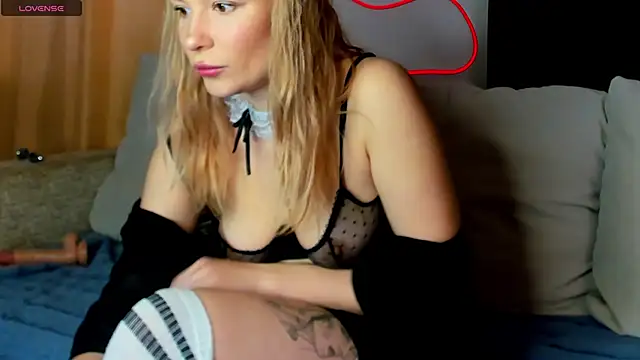 Snapshot of Leila_purr18 chatting on February 22, 9:45 am Leila purr18 online show from February 22, 9:45 am