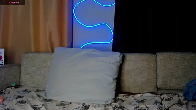 Snapshot of Leila_purr18 chatting on February 25, 3:16 pm Leila purr18 online show from February 25, 3:16 pm