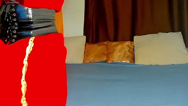 Snapshot of Leila_purr18 chatting on November 4, 1:16 am Leila purr18 online show from November 4, 1:16 am