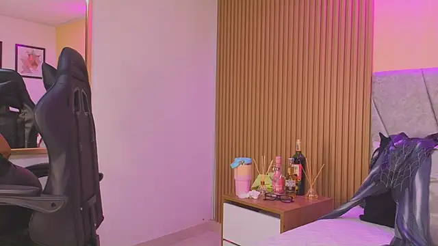 Dakota diaz  online show from October 28, 8:11 pm