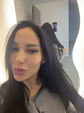 Dakota diaz  online show from June 14, 6:59 am