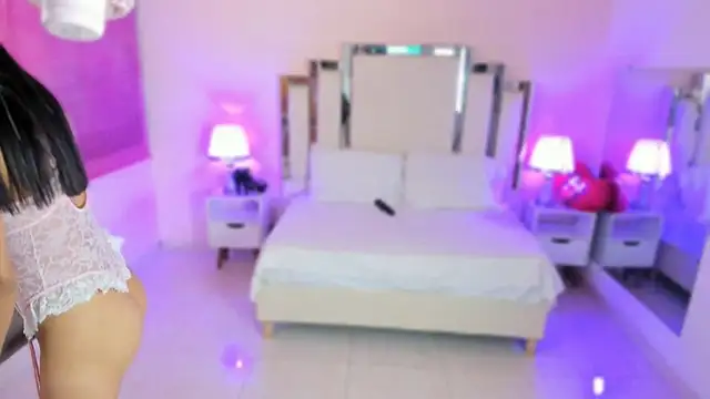 lauramartin1 online show from September 21, 12:23 am